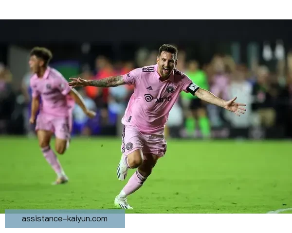 梅西加盟迈阿密国际后首次亮相 赛场表现引发球迷热议