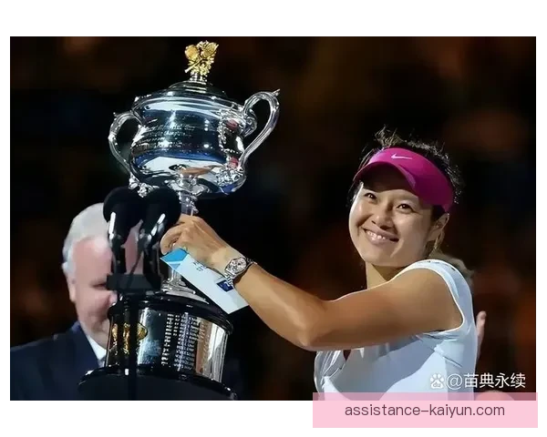网球新星突破自我勇夺大满贯冠军创历史新纪录